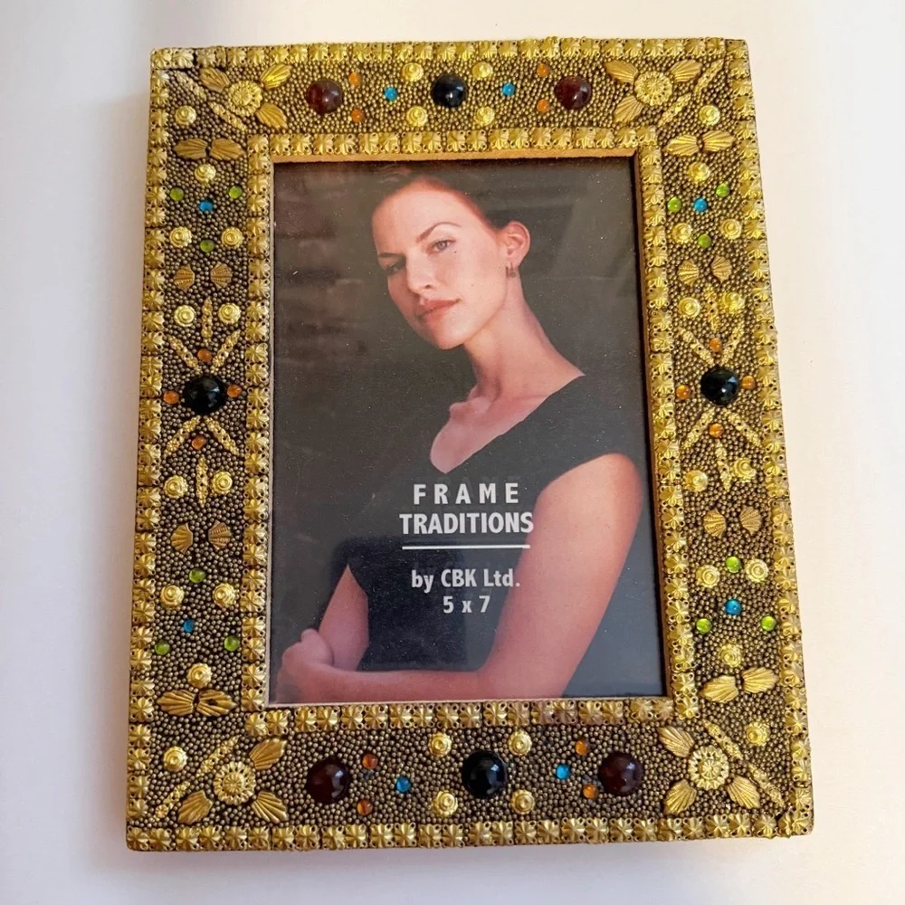 Beaded style picture frame